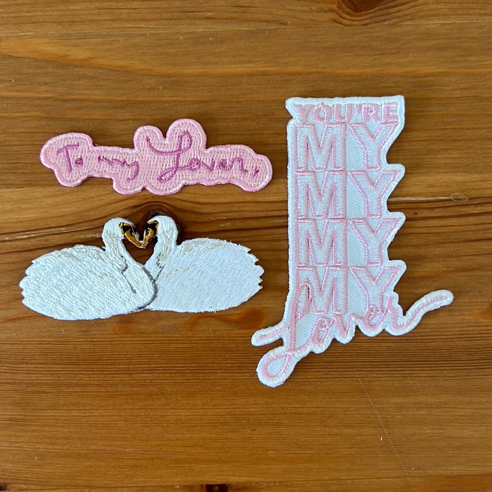 TAYLOR SWIFT official lover patches